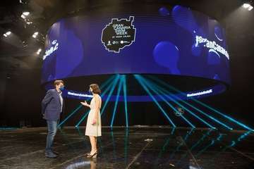 La pasarela circular de Moda Cálida, lista para los desfiles de Expomeloneras/TA.